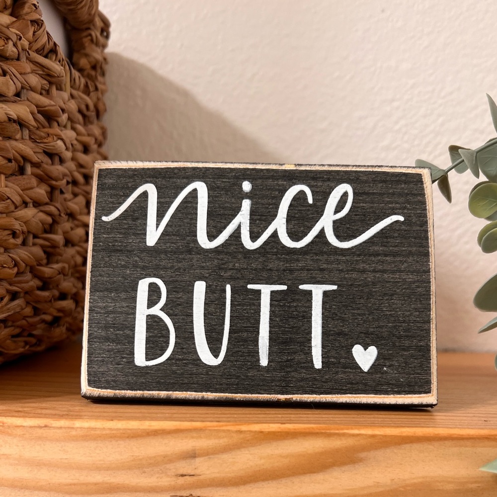 Nice butt sign - Picture 2 of 5